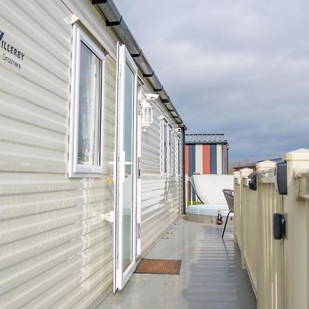 64 Lancaster The Lazy Willow 3 Bedroom Hot Tub Caravan Tattershall Lakes ภายนอก รูปภาพ